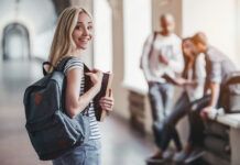 Lyon, une destination prisée pour les écoles de commerce students in university